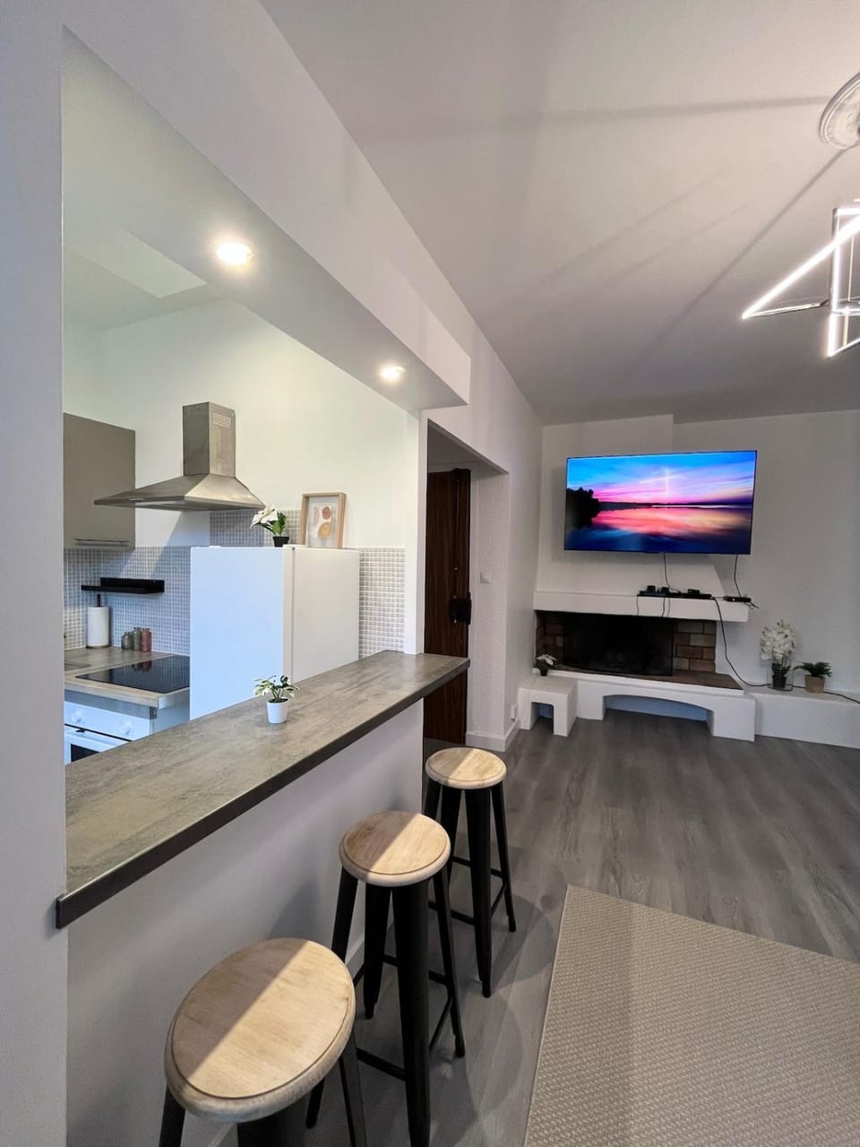 TV and multimedia, Living room, Dining area, kitchen