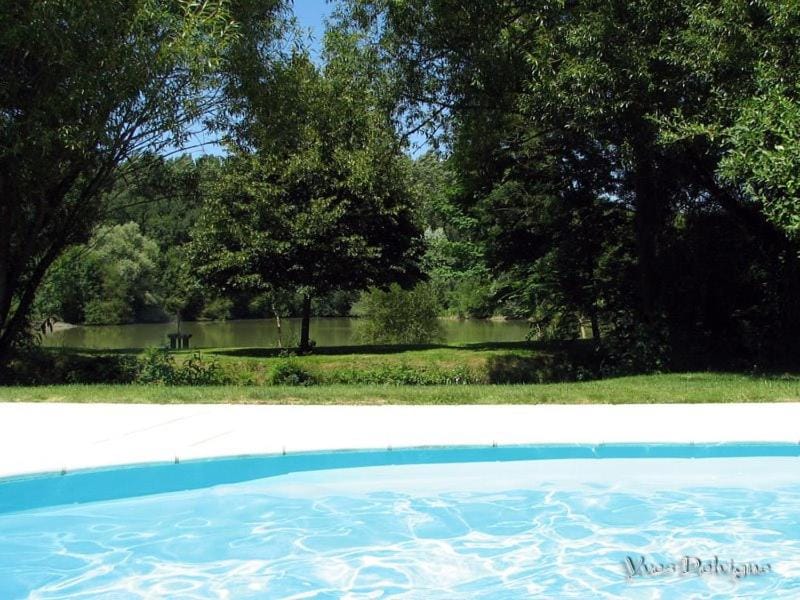 Swimming pool, Swimming pool