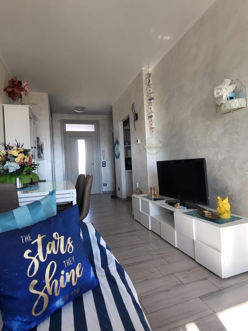Communal lounge/ TV room, Living room