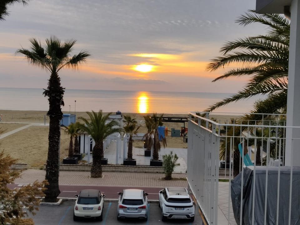 Balcony/Terrace, Beach, Sunrise