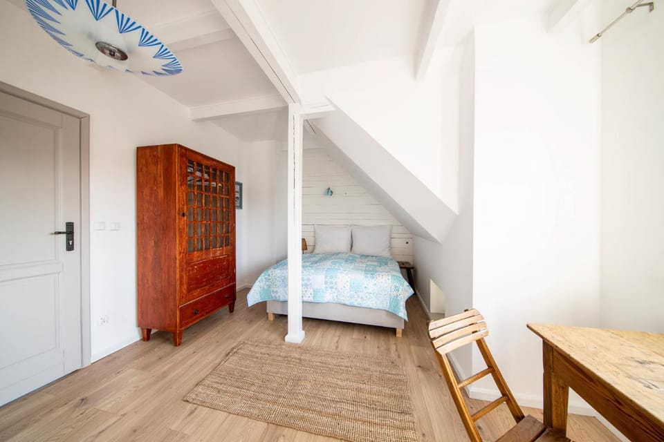 Bed, Photo of the whole room, Bedroom, wardrobe
