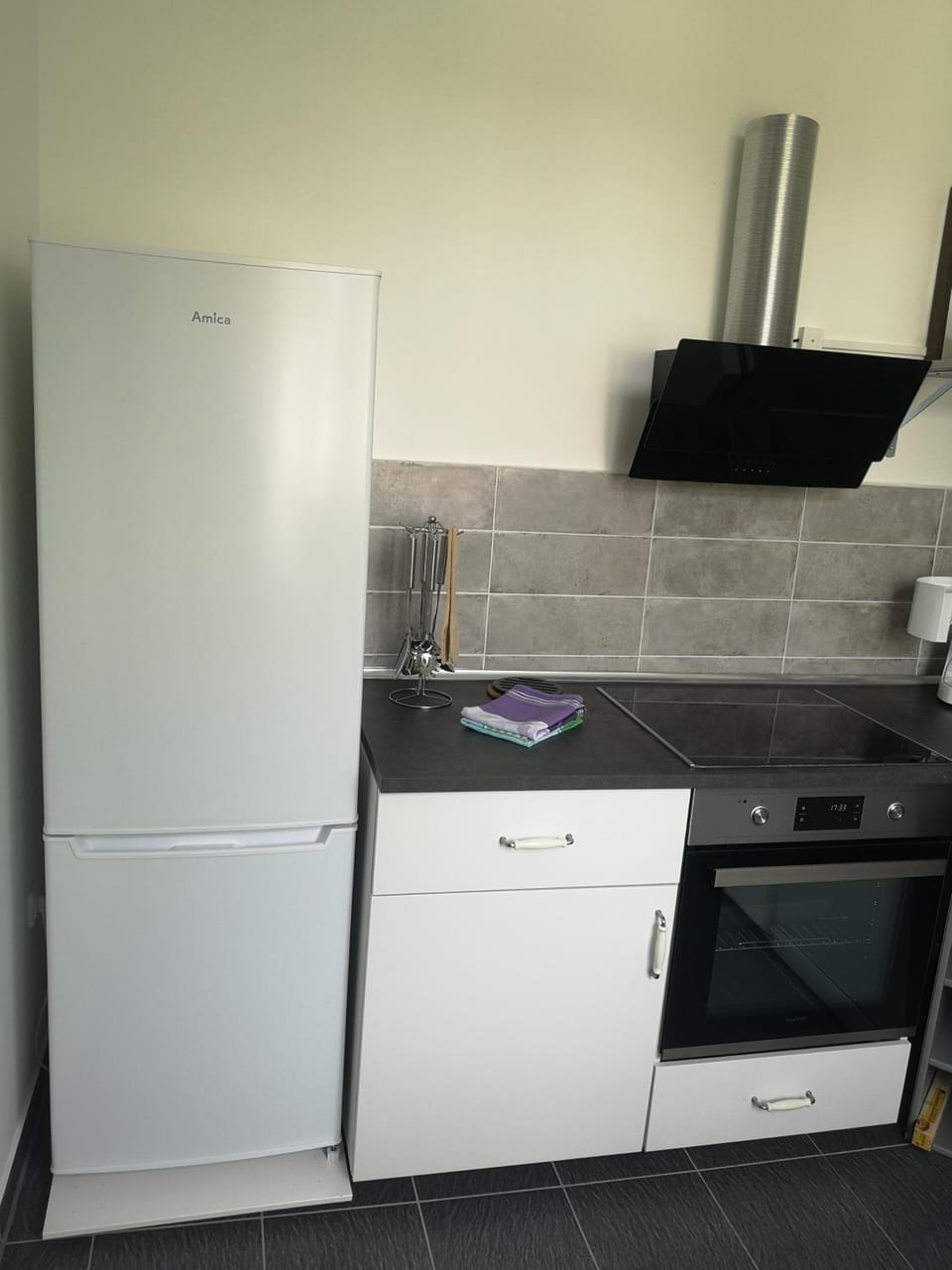Kitchen or kitchenette, Kitchen or kitchenette