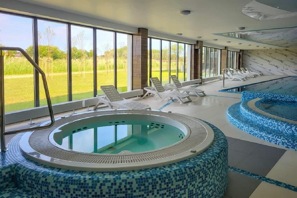 Hot Tub, Pool view, Swimming pool