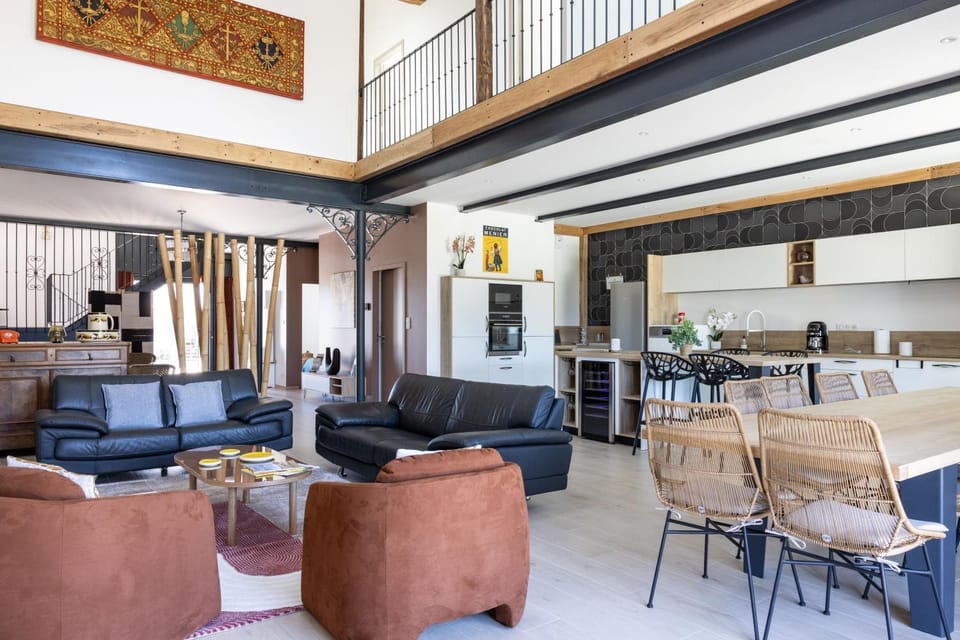 Kitchen or kitchenette, Living room, Dining area