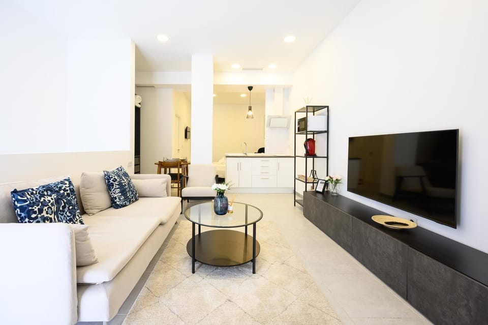 Communal lounge/ TV room, TV and multimedia, Kitchen or kitchenette, Living room, Seating area