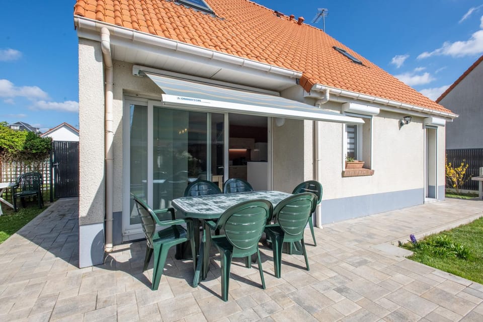 Patio, Dining area