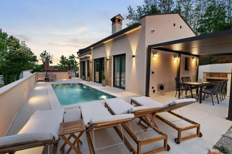 Property building, Swimming pool