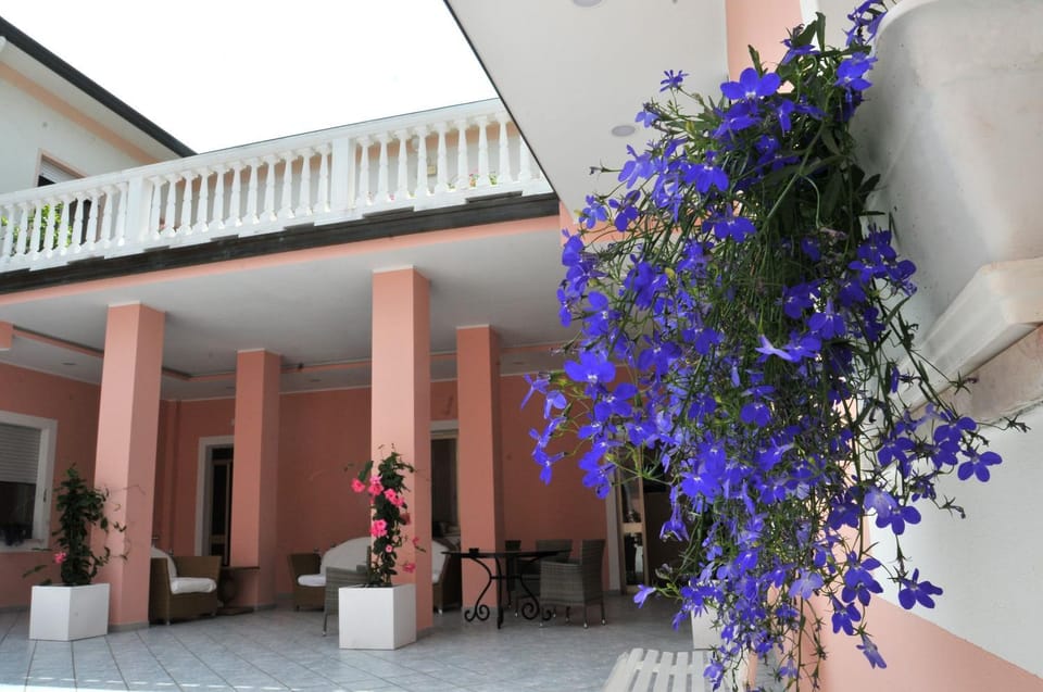 Inner courtyard view