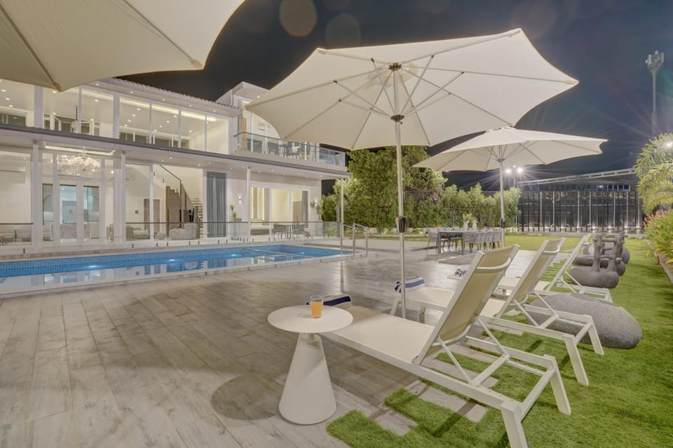 ELIVAAS Meraki Villa - Luxe 6 BHK Glass Villa With Private Pool, Balcony, Garden & Gazebo Villa in Lonavla