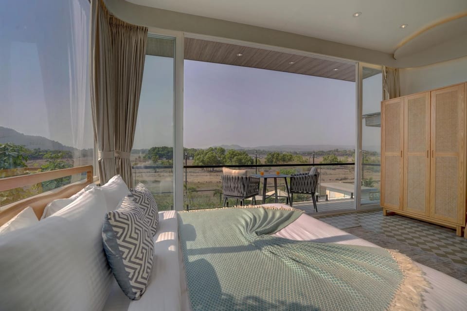 ELIVAAS Meraki Villa - Luxe 6 BHK Glass Villa With Private Pool, Balcony, Garden & Gazebo Villa in Lonavla