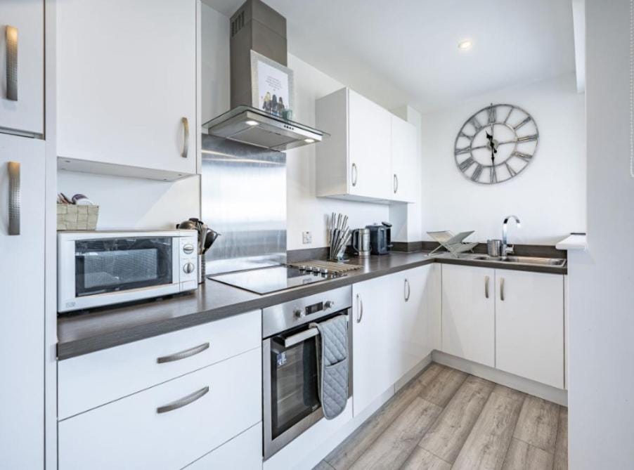 Kitchen or kitchenette, oven, stove