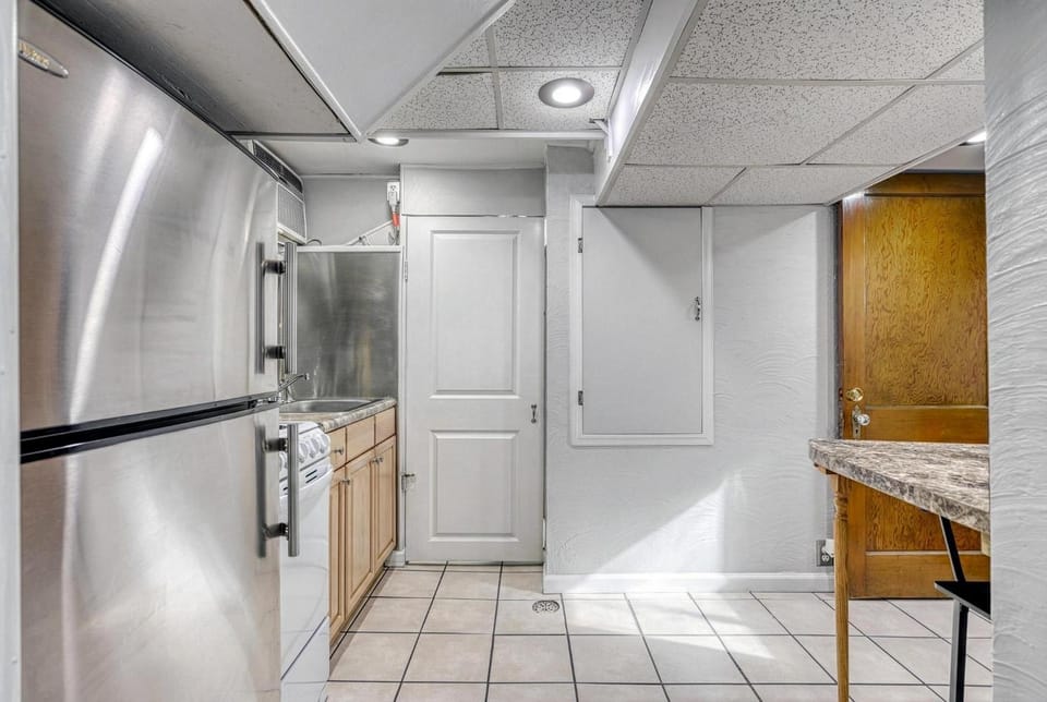 Suites On Chocolate - The Studio Apartment in Hershey