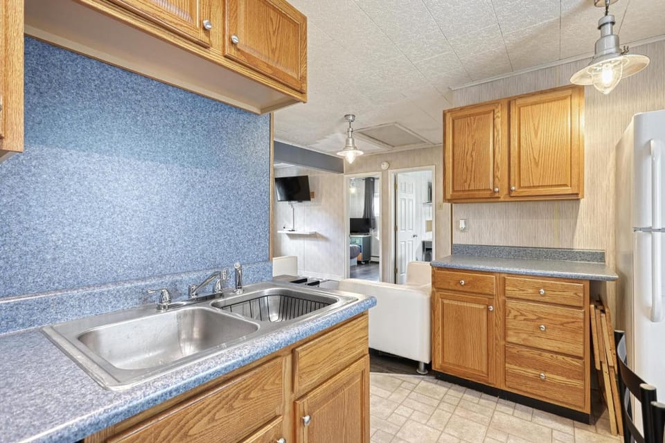 Suites On Chocolate - The Annville Cottage House in Annville