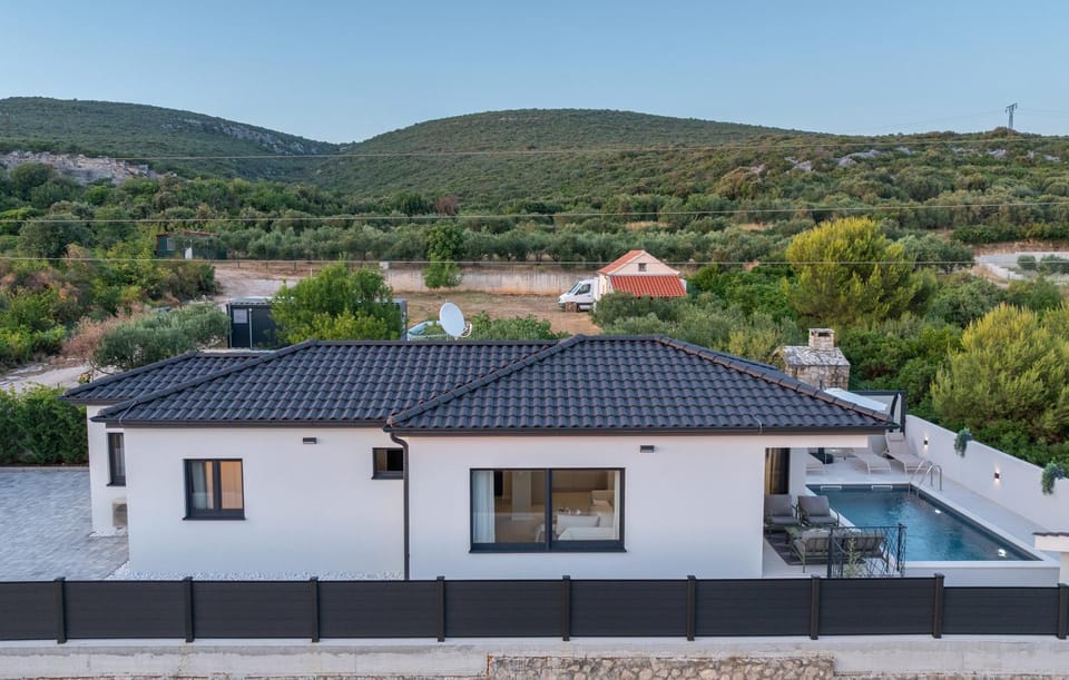 Villa Pamemani Villa in Šibenik-Knin County, Croatia