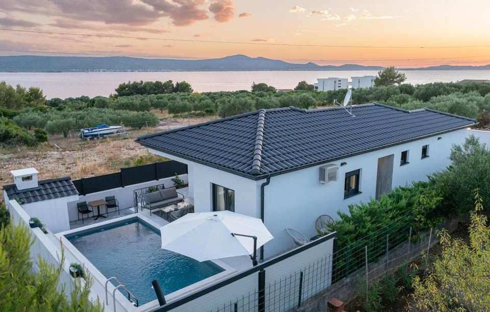 Villa Pamemani Villa in Šibenik-Knin County, Croatia