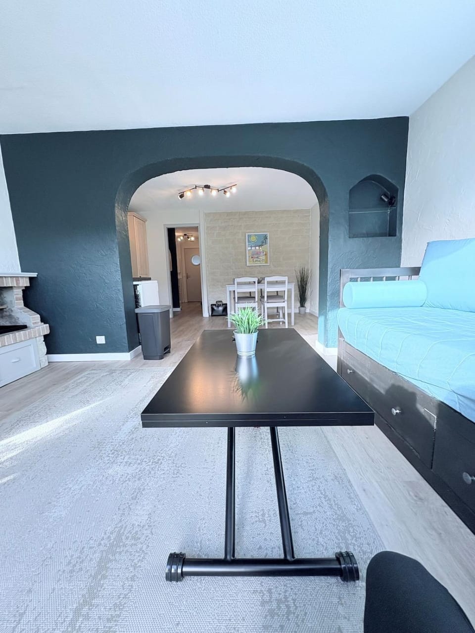 Appartement T2 avec Piscine 300m plage et crique Apartment in French Riviera