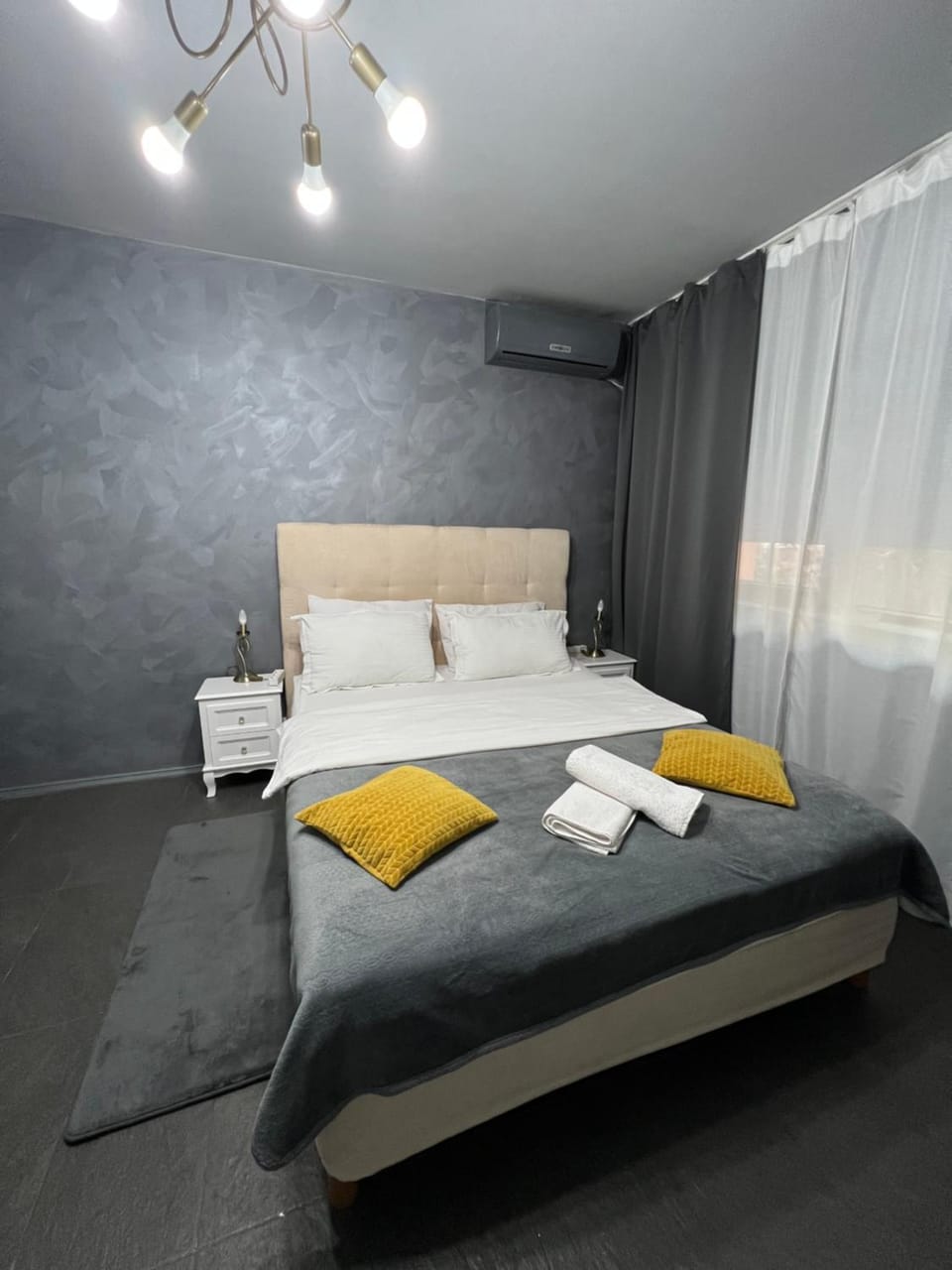 Bed, Photo of the whole room