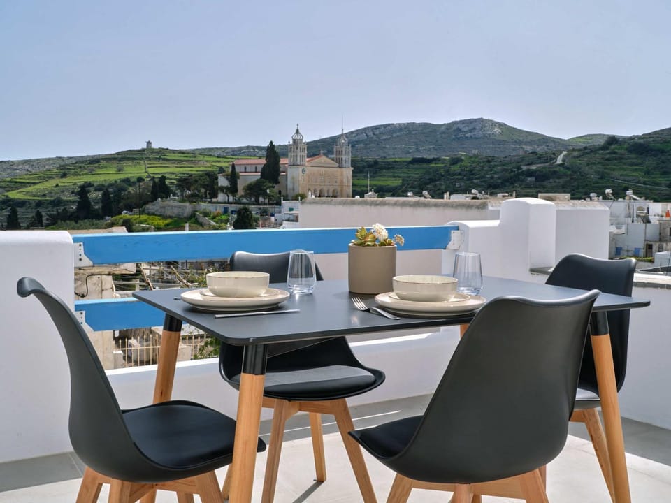 Balcony/Terrace, Mountain view