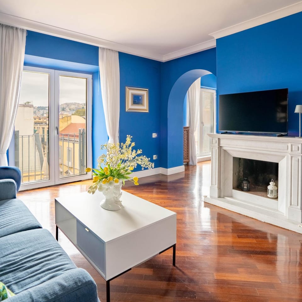 Communal lounge/ TV room