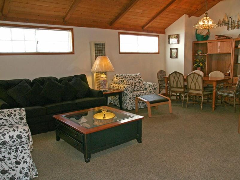 242CL 242 Claressa House in Avalon