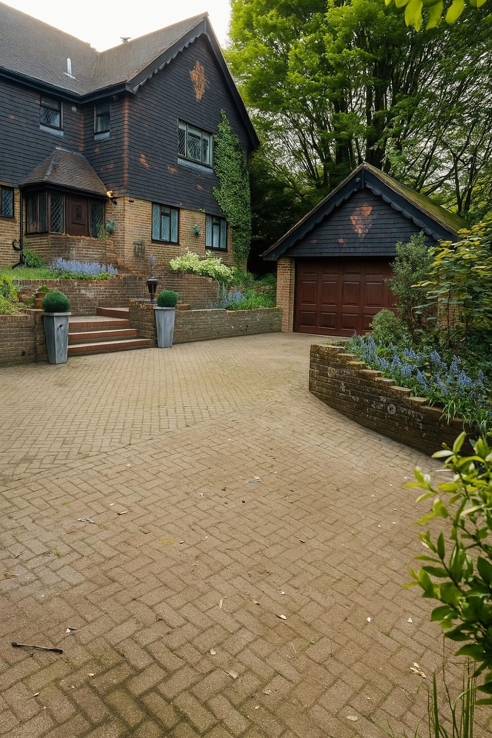 Property building, Day