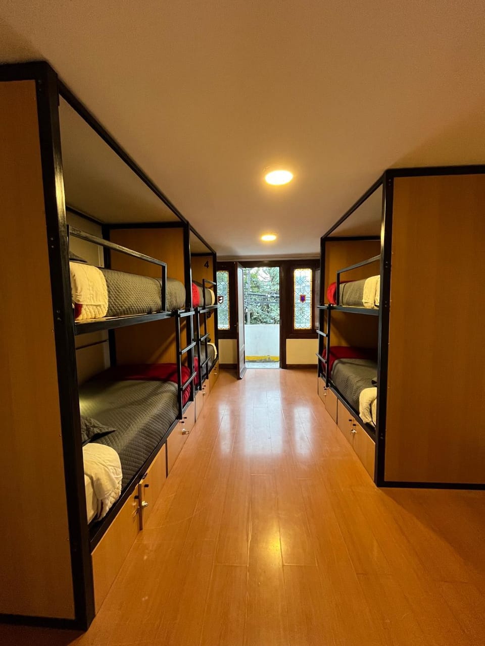 Bed, Balcony/Terrace, Photo of the whole room, Bedroom, bunk bed, Public Bath, internet, internet