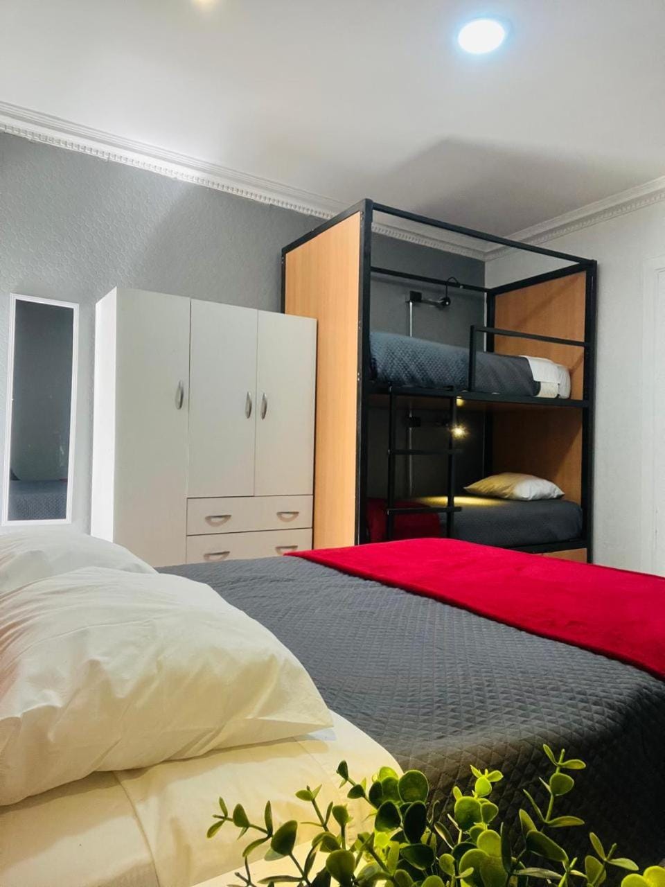 Bed, Bathroom, Photo of the whole room, Bedroom, internet, internet, wardrobe
