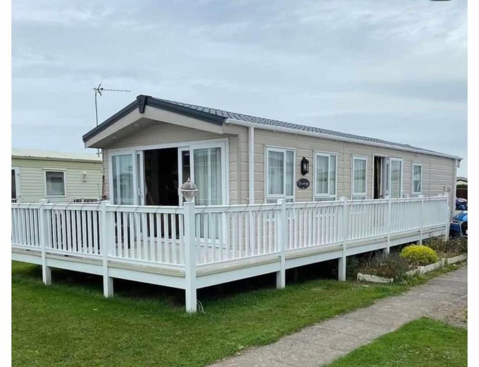 The Carnaby whitehouse House in Towyn