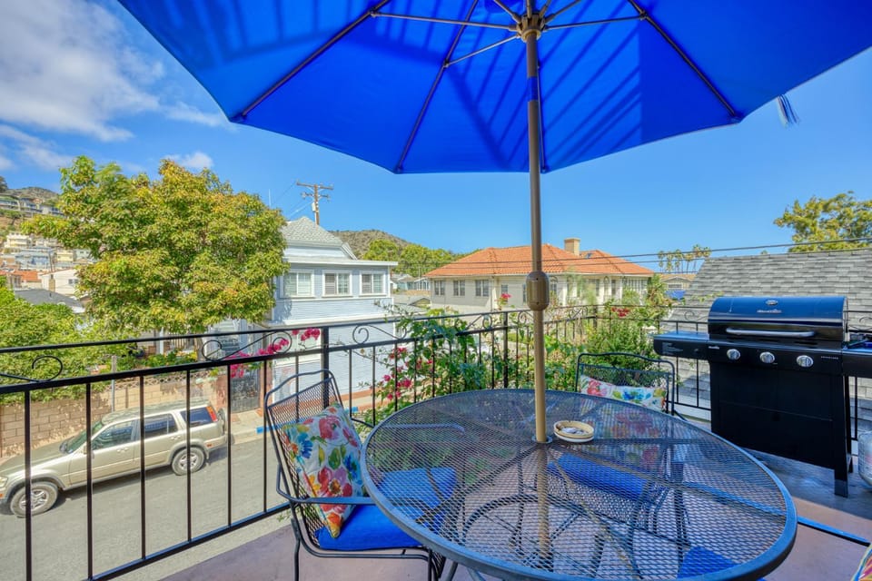 302CL 302 Claressa House in Avalon