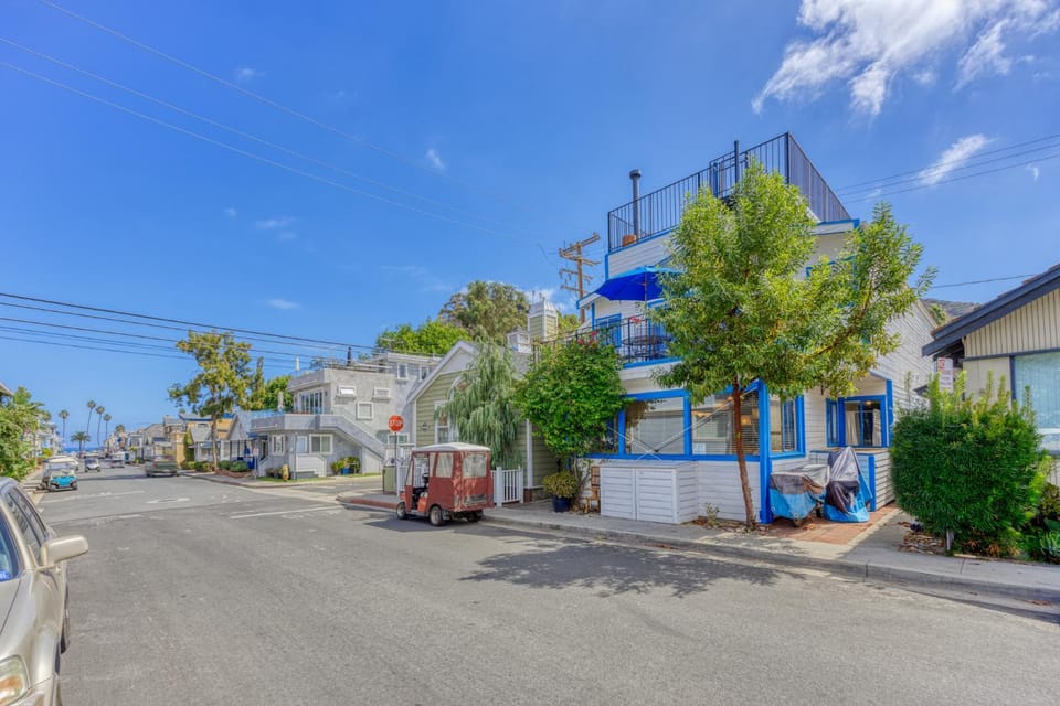 302CL 302 Claressa House in Avalon