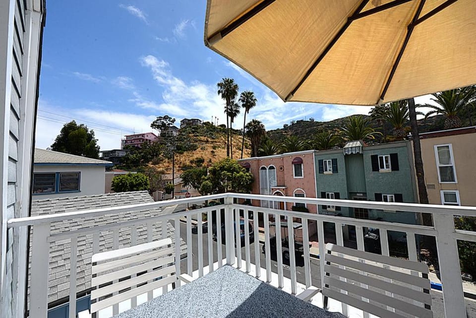309CE 309 Clemente House in Avalon