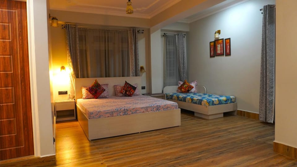 Bed, Photo of the whole room, Bedroom