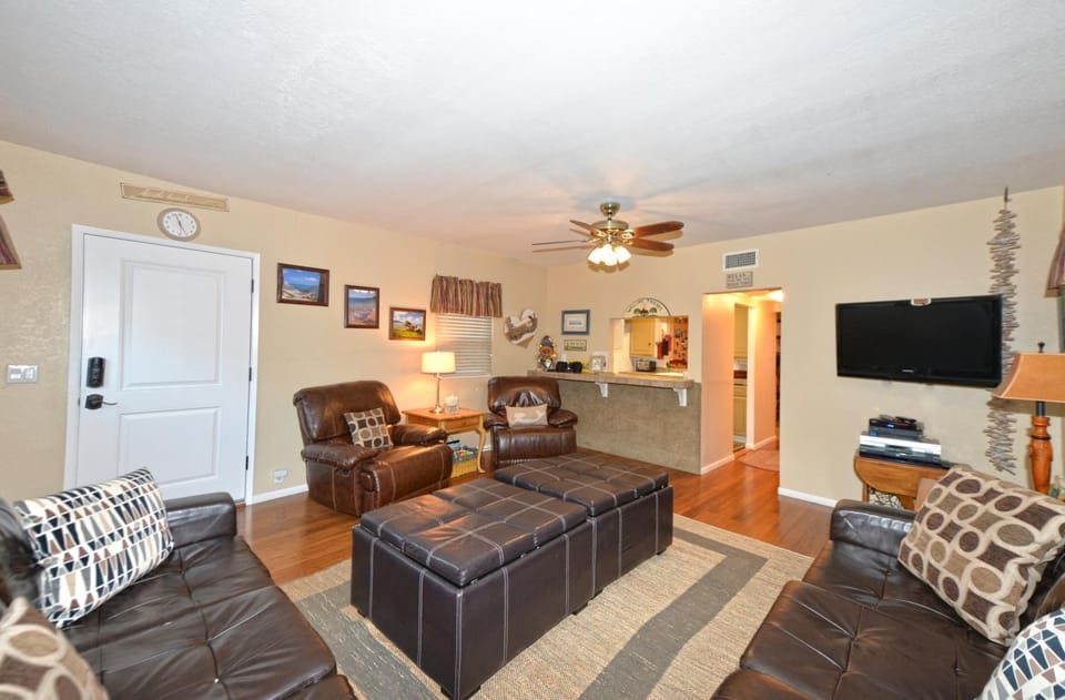 315CE 315 Clemente House in Avalon