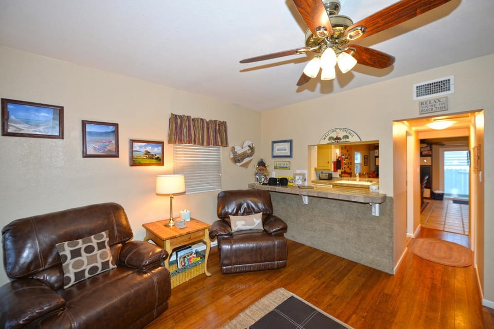 315CE 315 Clemente House in Avalon