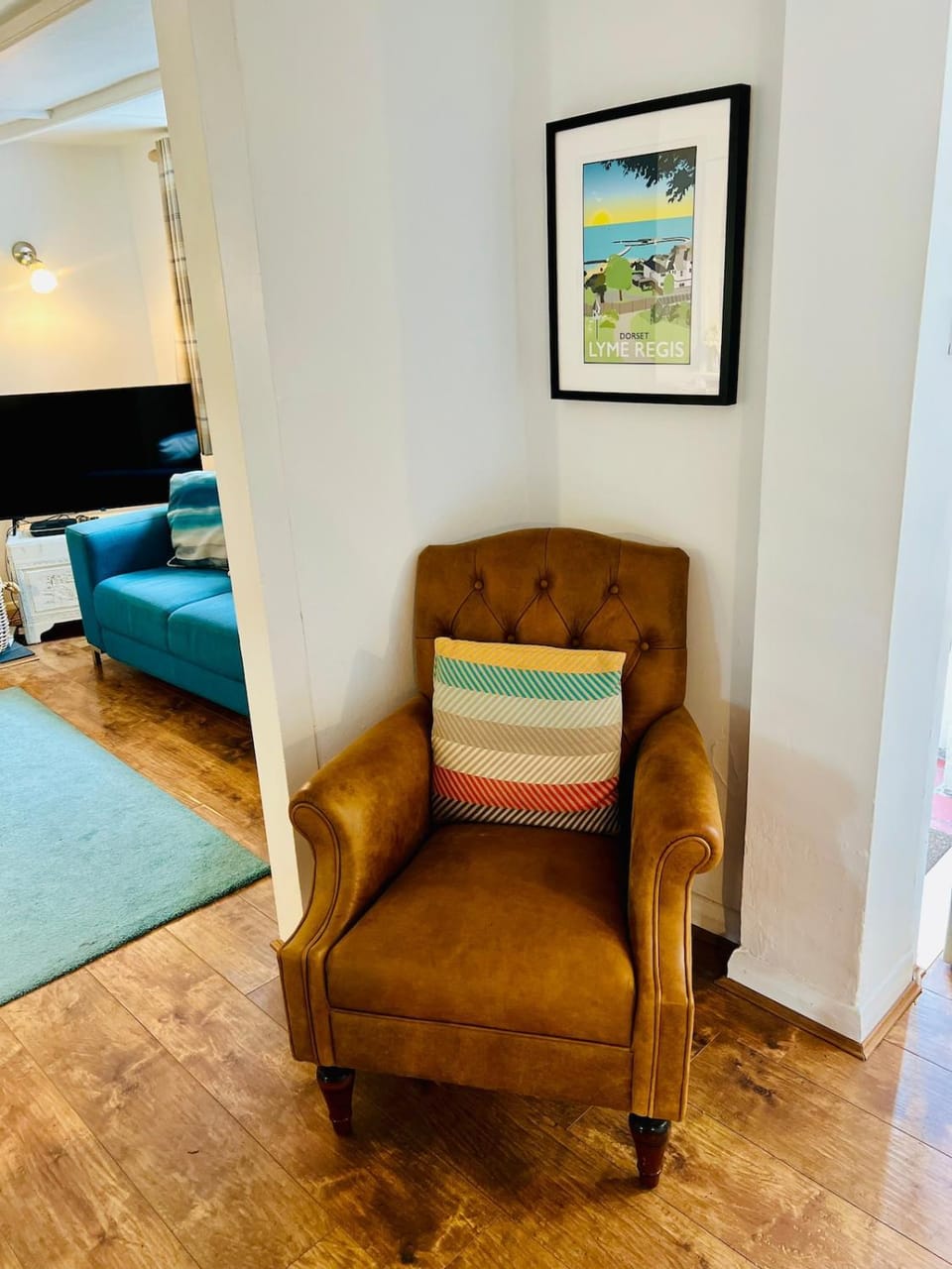 Great Value, Sleeps 6 Beautifully Decorated Cottage in Lyme Regis Great Location,Only a Few Minutes Walk from the Sea ,Beaches , Town and Restaurants House in Lyme Regis