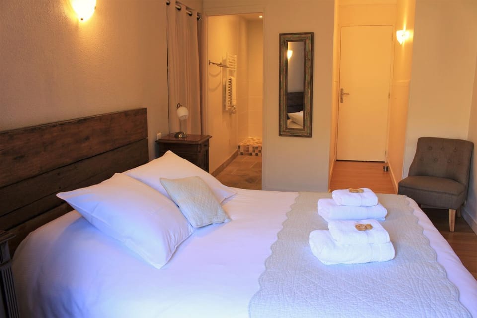 Bathroom, Balcony/Terrace, Bedroom, Mountain view