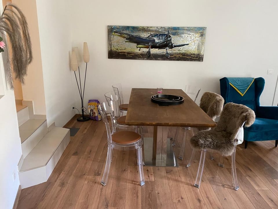 Le nid Douillet proche CERN, ONU, OMS, FIRMENICH, AEROPORT, ZIMEYSA Apartment in Canton of Geneva