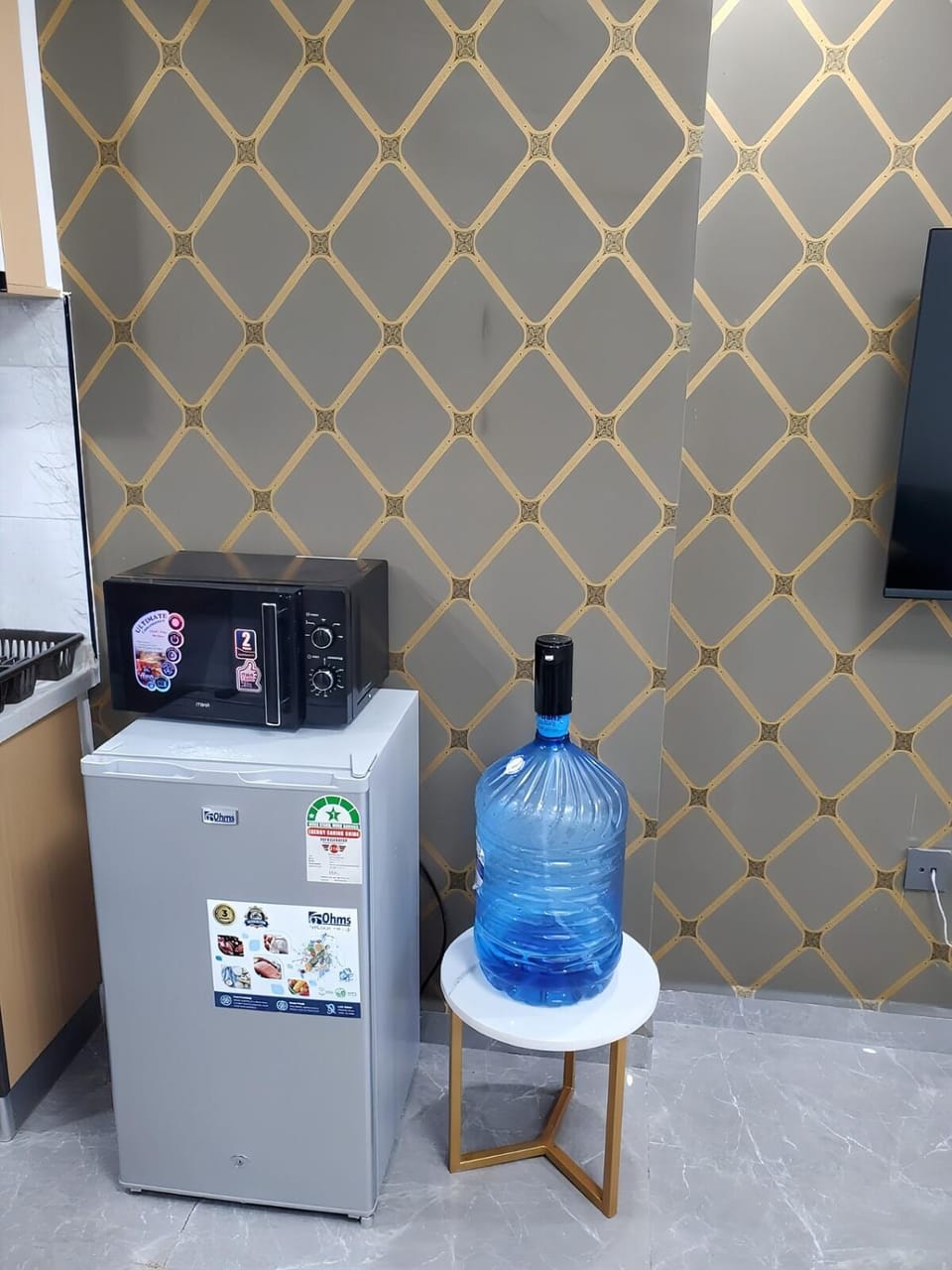 Kitchen or kitchenette