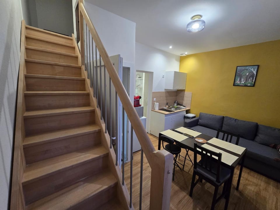 E2 - Elégant appartement neuf intramuros climatisé Apartment in Avignon