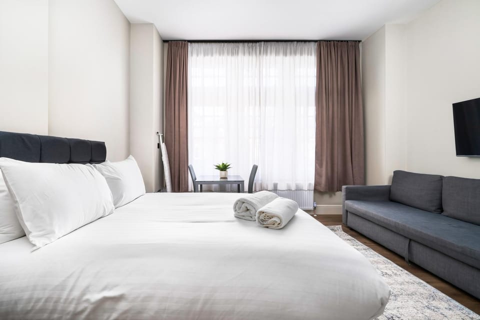 Willesden Green Modern Living Suites Apartment in London