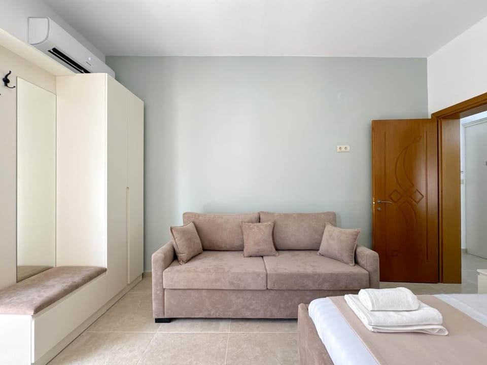 Bed, Photo of the whole room, Bedroom, towels, wardrobe