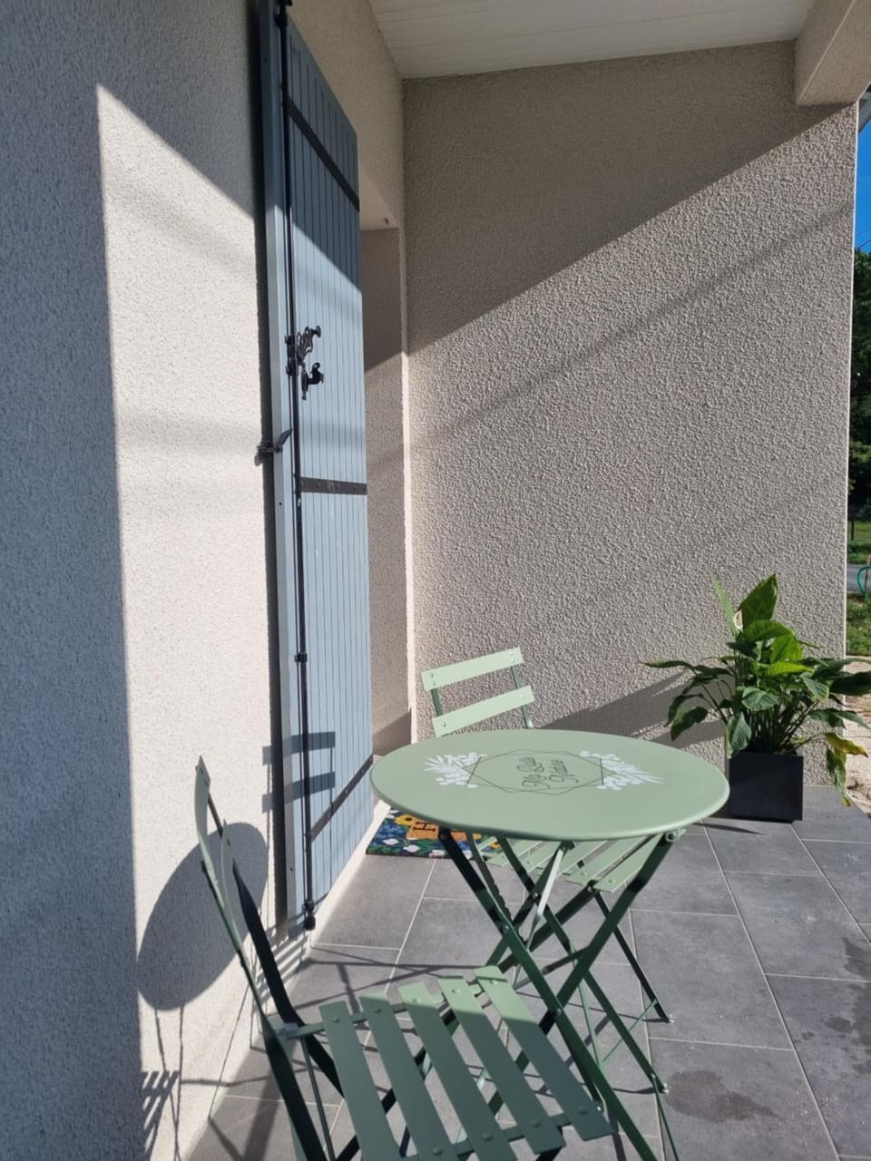 Patio, Dining area