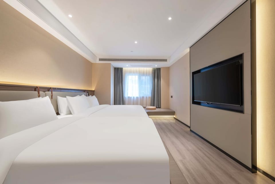 Bed, TV and multimedia