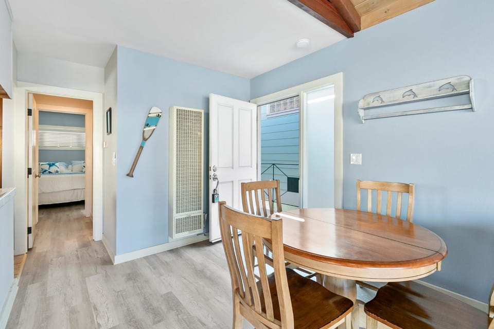 318CL Upper 318 Claressa Ave - Upper House in Avalon