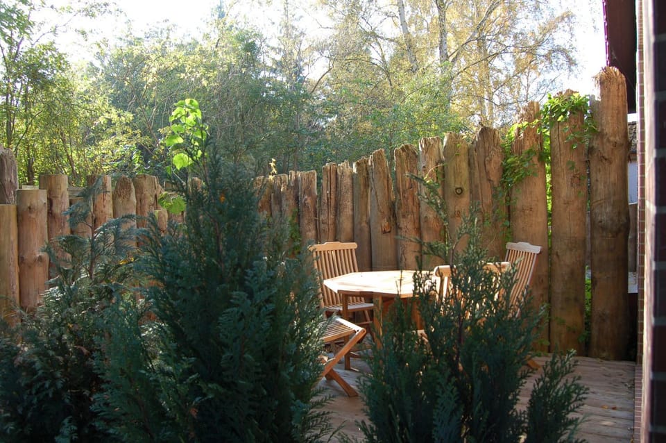 Garden, Dining area