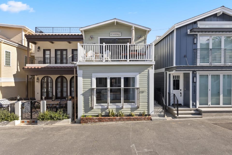 320E 320 Eucalyptus House in Avalon