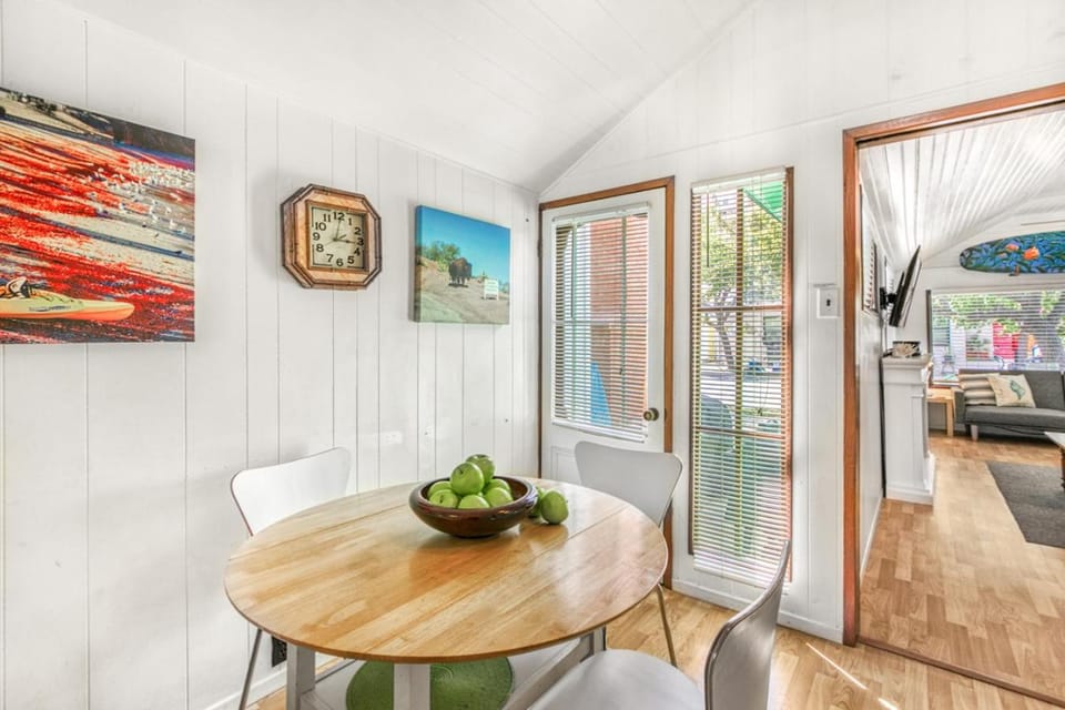 322S 322 Sumner Ave House in Avalon
