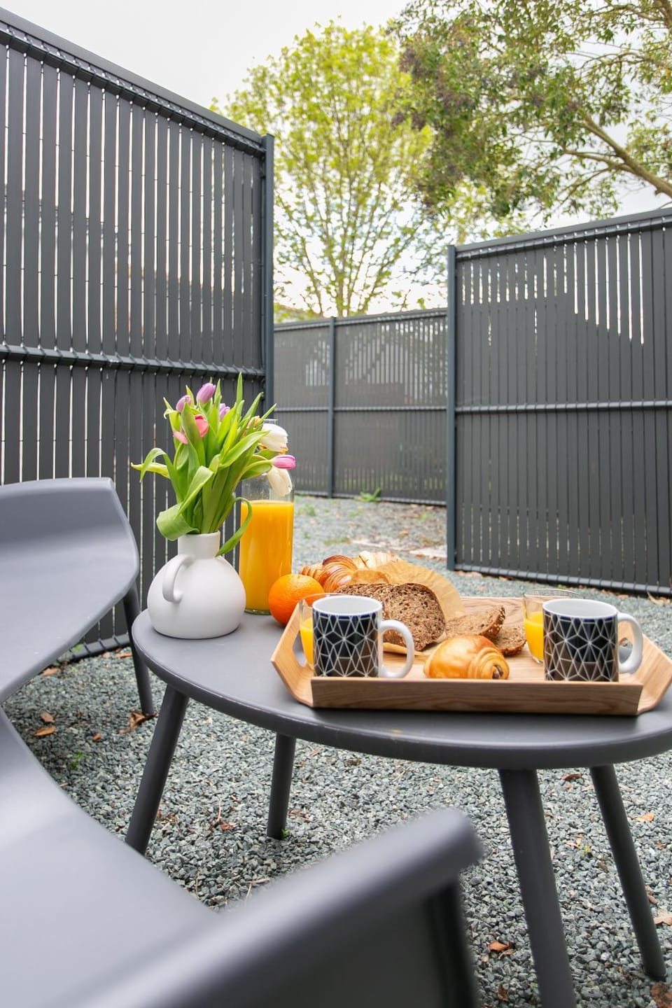 Charmant studio avec coin nuit & cuisine extérieur agréable 22B Apartment in Pays de la Loire
