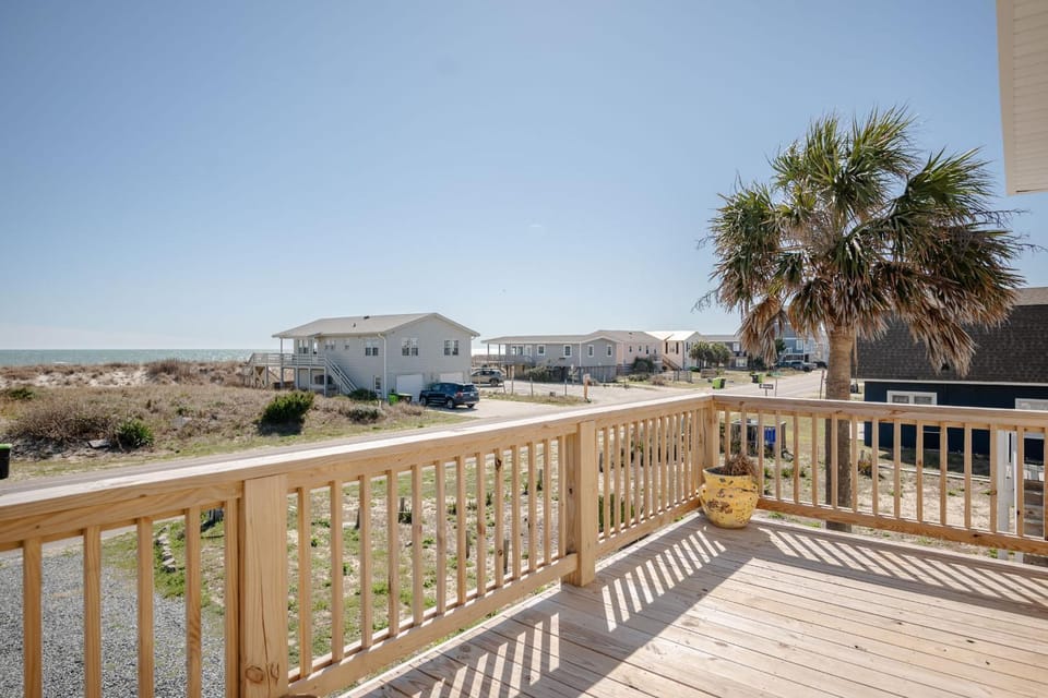 Look and Sea House in Oak Island