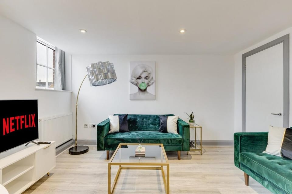 Stylish stay Ware town with parking Apartment in East Hertfordshire District